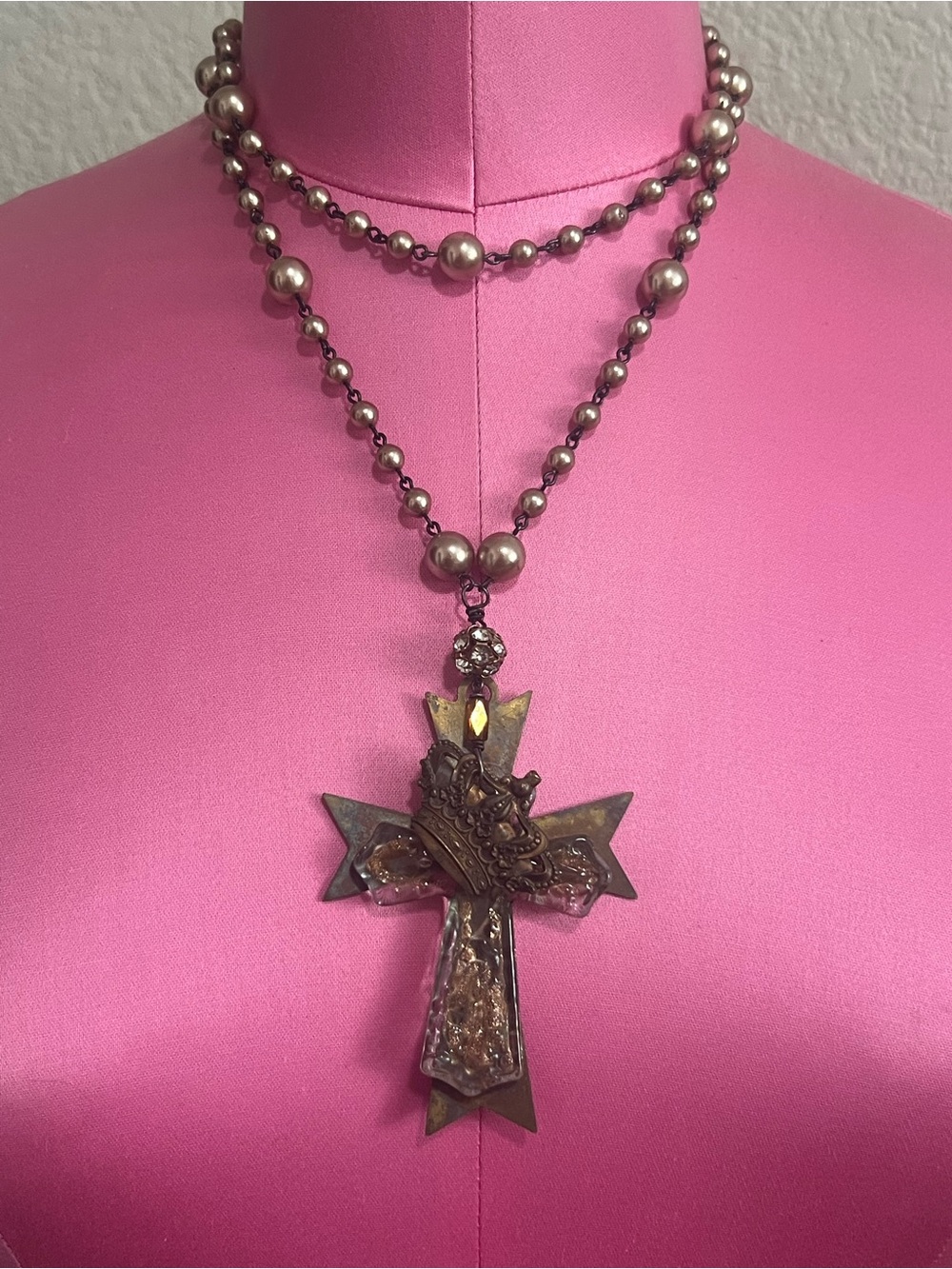 Vintage-Inspired Gold Cross Pendant Necklace - Gold